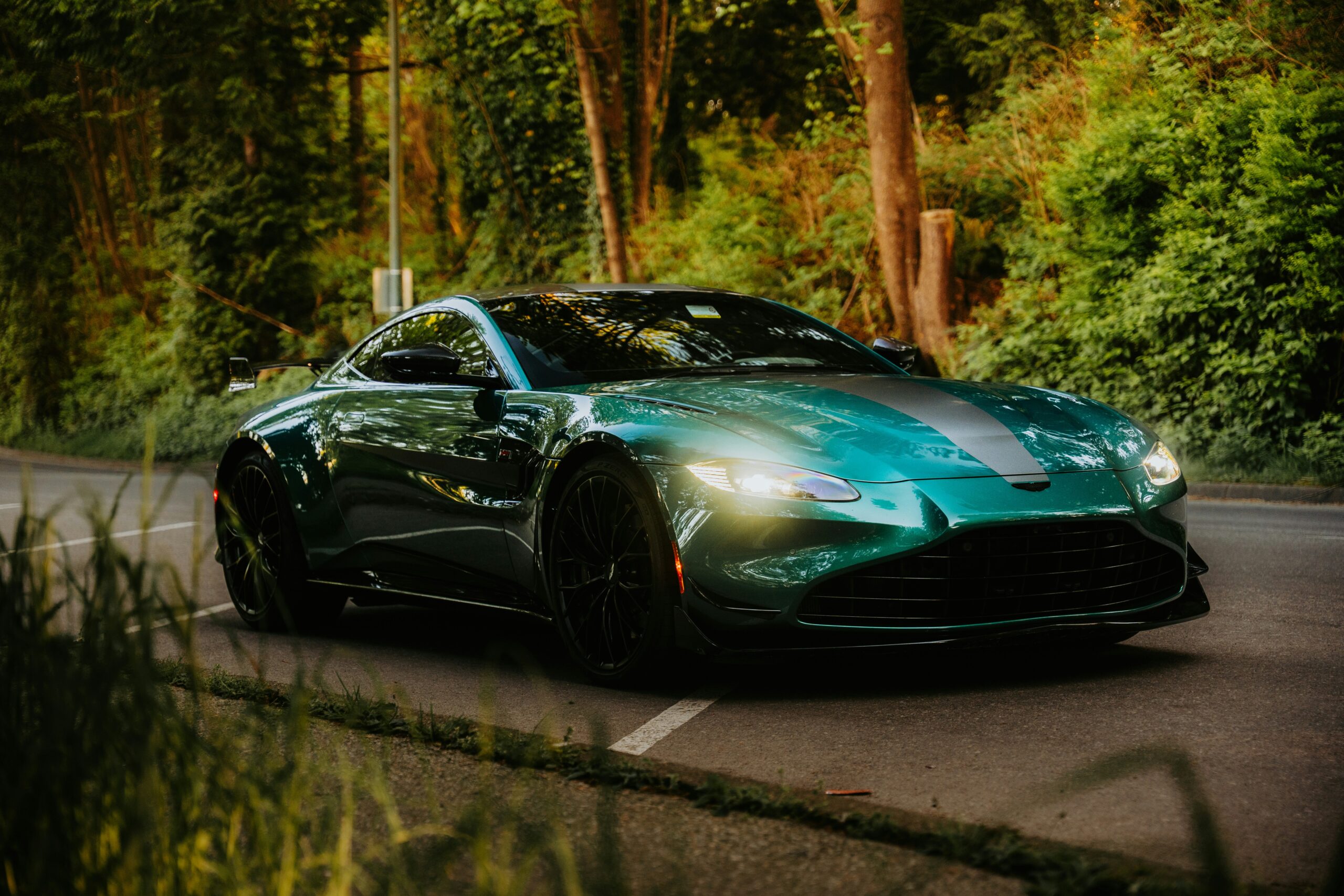 Top 5 coupe-uri de lux care combină eleganța cu sportivitatea